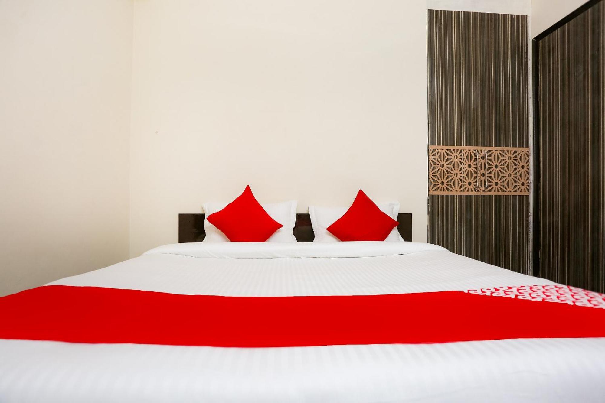 Hotel O Royal Galaxy Új-Delhi Kültér fotó